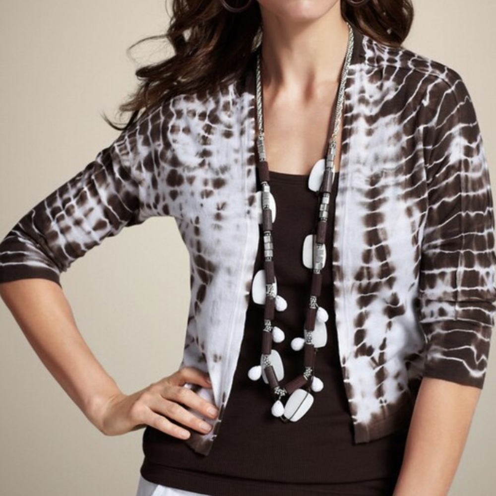 Chico’s Jira tie dye shrug new w/original tags.